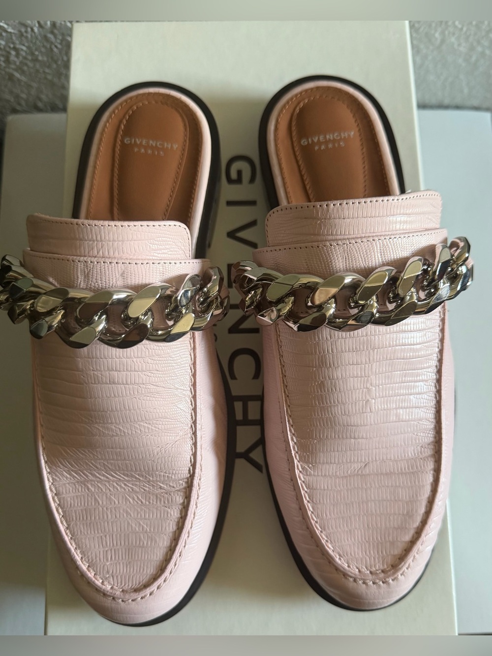 NIB GIVENCHY Loafer Chain – Rose Clair Calf Leathe